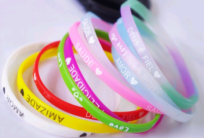 Glow in dark color Silicone Rubber Wristbands For Gifts 
